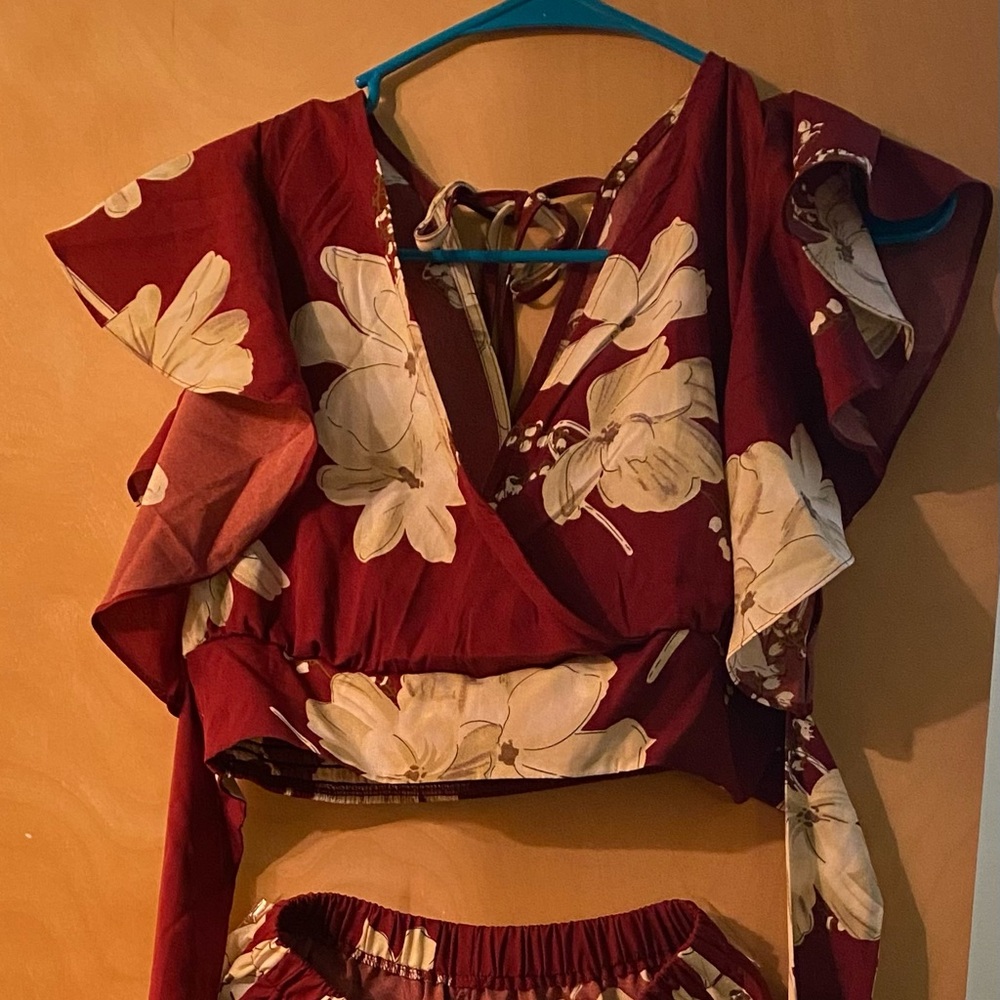 Two piece set crop top and shorts